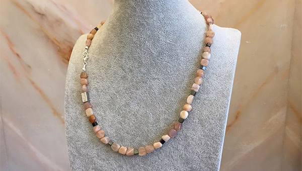 Small Hematite + Sunstone Necklace handmade in Rome 55 cm / 22"