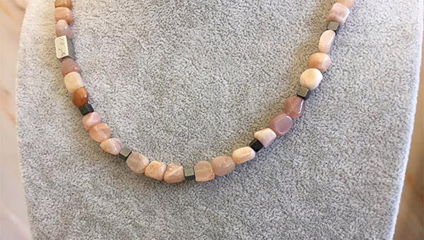 Small Hematite + Sunstone Necklace handmade in Rome 55 cm / 22" - Image 2